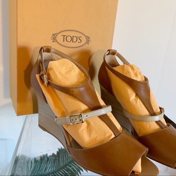 Tod’s Women’s leather wedge two tone sandal! - Picture 5 of 6
